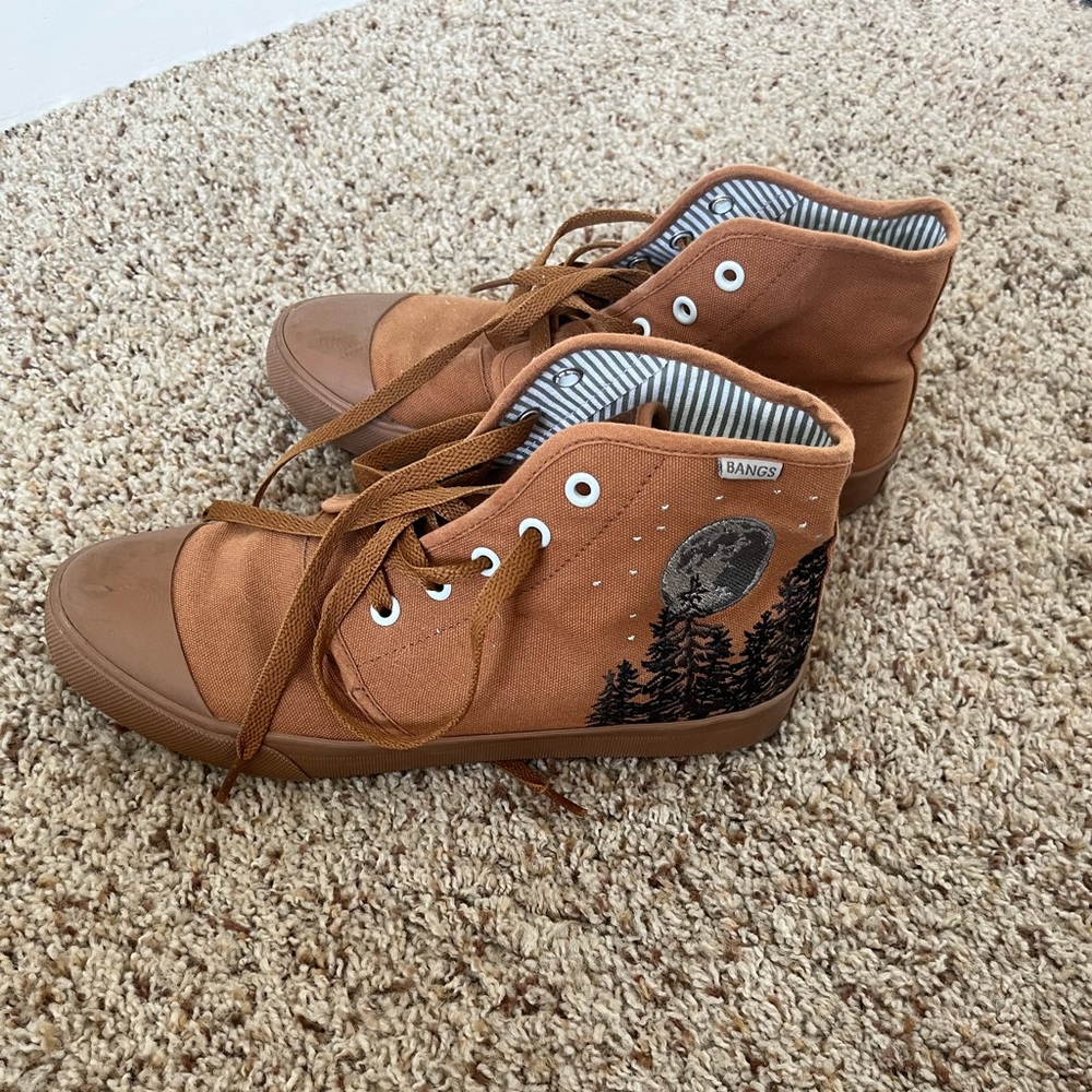 Bangs Women’s size 8 High-tops